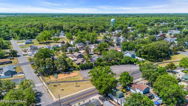 375 E Barnegat Avenue, Bayville, NJ 08721