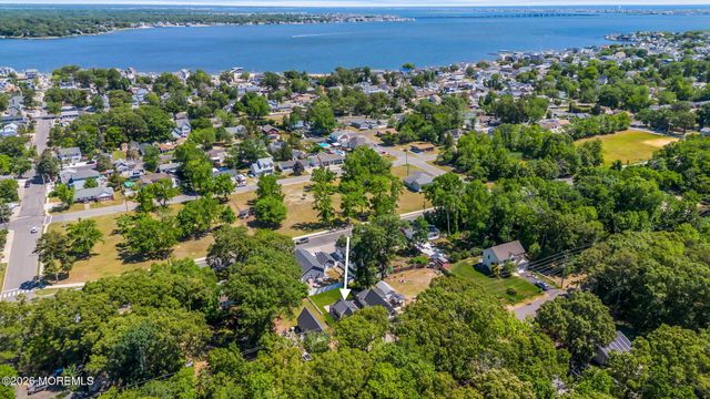 375 E Barnegat Avenue, Bayville, NJ 08721