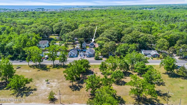 375 E Barnegat Avenue, Bayville, NJ 08721