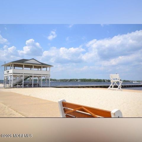 375 E Barnegat Avenue, Bayville, NJ 08721