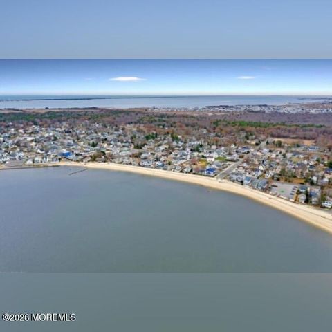 375 E Barnegat Avenue, Bayville, NJ 08721