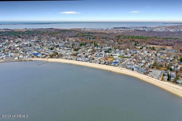 375 E Barnegat Avenue, Bayville, NJ 08721