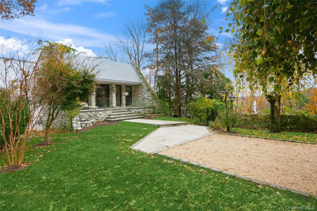 40 W View Drive, Upper Brookville, NY 11771