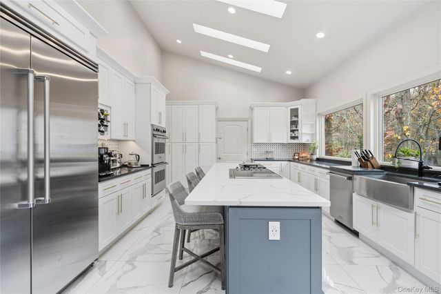 40 W View Drive, Upper Brookville, NY 11771