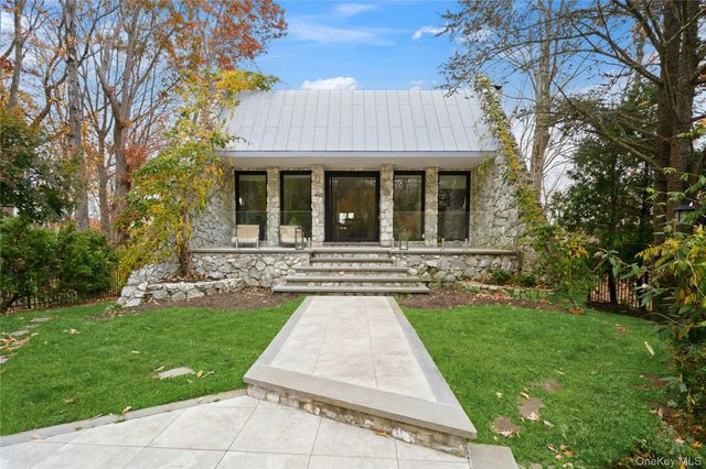 40 W View Drive, Upper Brookville, NY 11771