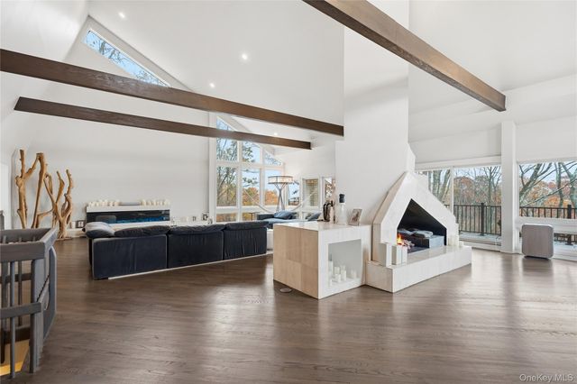 40 W View Drive, Upper Brookville, NY 11771