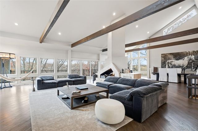 40 W View Drive, Upper Brookville, NY 11771