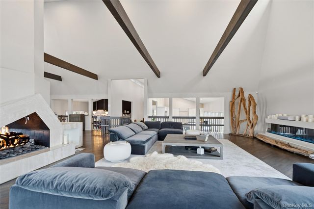 40 W View Drive, Upper Brookville, NY 11771