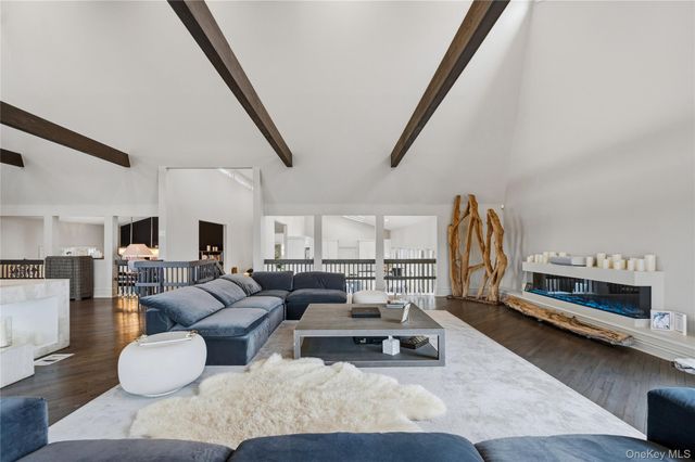 40 W View Drive, Upper Brookville, NY 11771