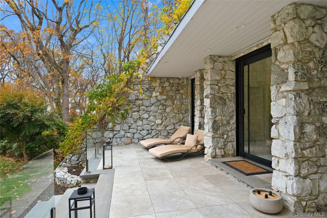 40 W View Drive, Upper Brookville, NY 11771