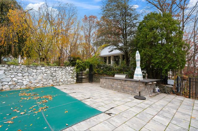 40 W View Drive, Upper Brookville, NY 11771