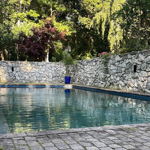 40 W View Drive, Upper Brookville, NY 11771