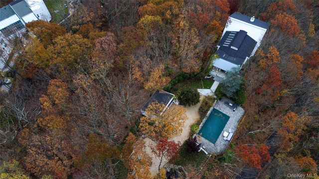 40 W View Drive, Upper Brookville, NY 11771