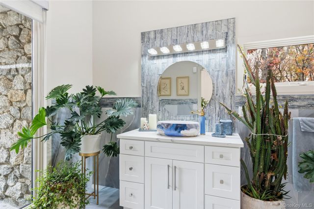 40 W View Drive, Upper Brookville, NY 11771