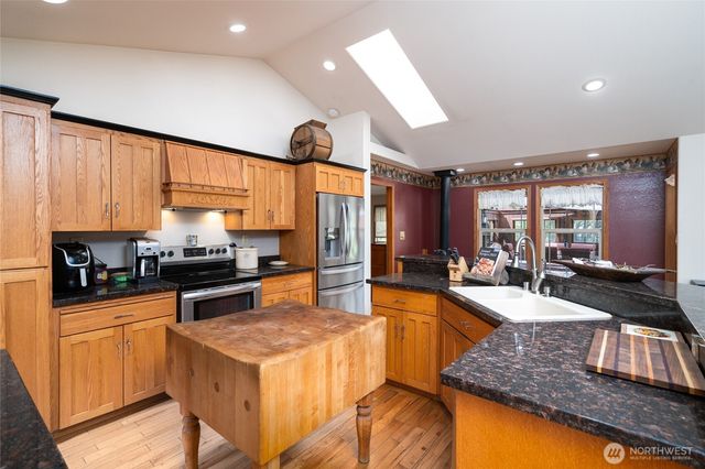 7492 Russell Road, Concrete, WA 98237