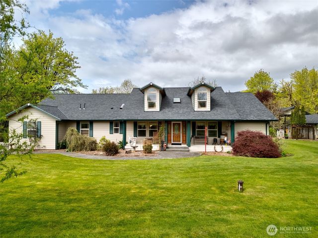 7492 Russell Road, Concrete, WA 98237