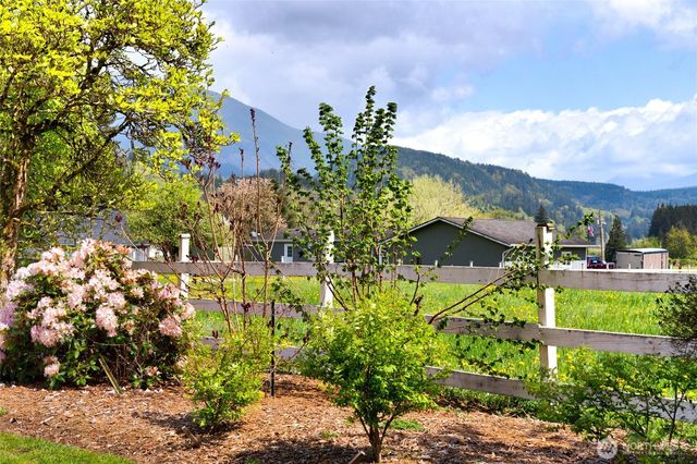 7492 Russell Road, Concrete, WA 98237