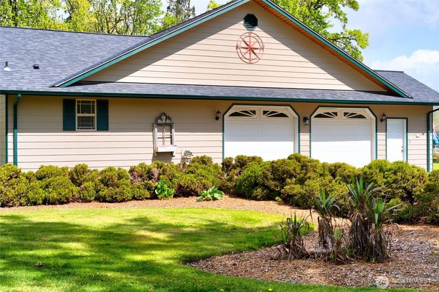 7492 Russell Road, Concrete, WA 98237