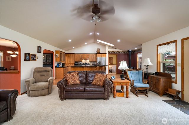 7492 Russell Road, Concrete, WA 98237