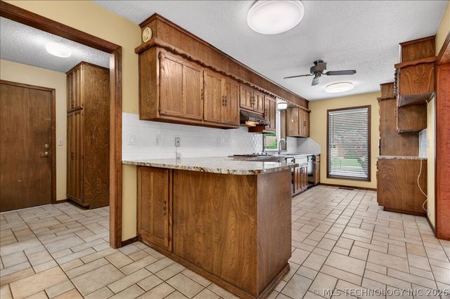 1135 Meadow Lane, Bartlesville, OK 74006