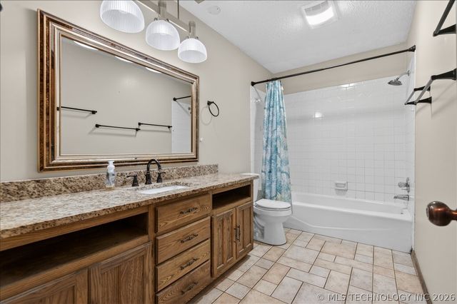 1135 Meadow Lane, Bartlesville, OK 74006
