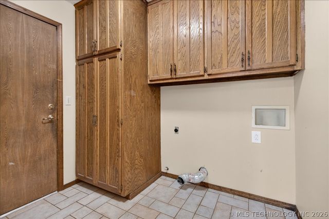 1135 Meadow Lane, Bartlesville, OK 74006
