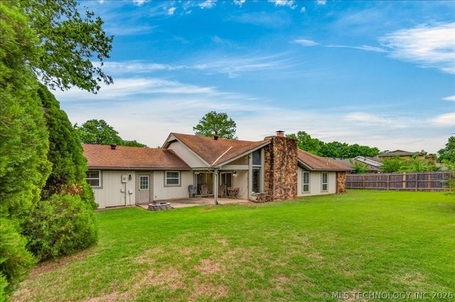 1135 Meadow Lane, Bartlesville, OK 74006