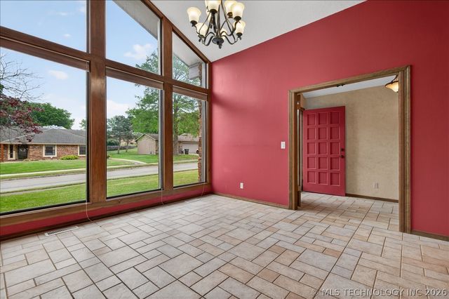 1135 Meadow Lane, Bartlesville, OK 74006