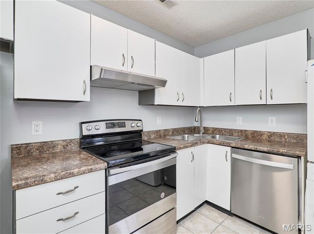 1501 High School Drive, St Louis, MO 63144