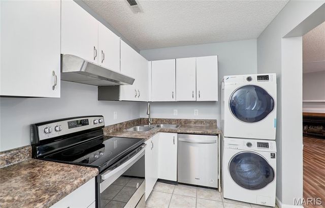 1501 High School Drive, St Louis, MO 63144
