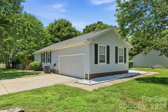 13501 Krislyn Woods Place, Charlotte, NC 28278