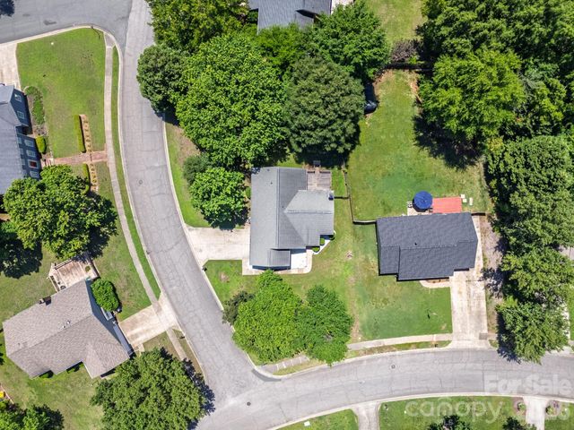 13501 Krislyn Woods Place, Charlotte, NC 28278