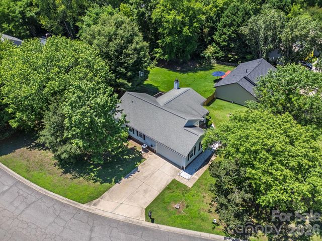 13501 Krislyn Woods Place, Charlotte, NC 28278