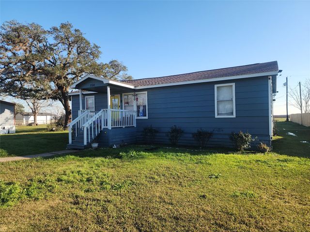 42 Country Oaks Street, Brazoria, TX 77422