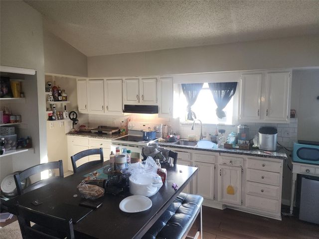 42 Country Oaks Street, Brazoria, TX 77422