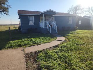 42 Country Oaks Street, Brazoria, TX 77422