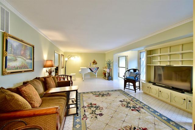 1300 Kilian Boulevard SE, Saint Cloud, MN 56304