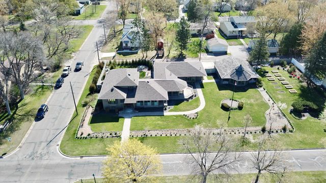 1300 Kilian Boulevard SE, Saint Cloud, MN 56304