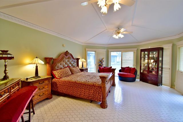 1300 Kilian Boulevard SE, Saint Cloud, MN 56304