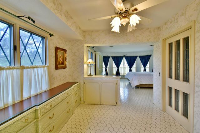 1300 Kilian Boulevard SE, Saint Cloud, MN 56304