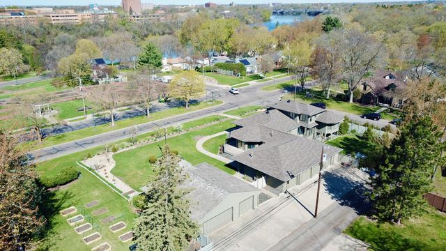 1300 Kilian Boulevard SE, Saint Cloud, MN 56304