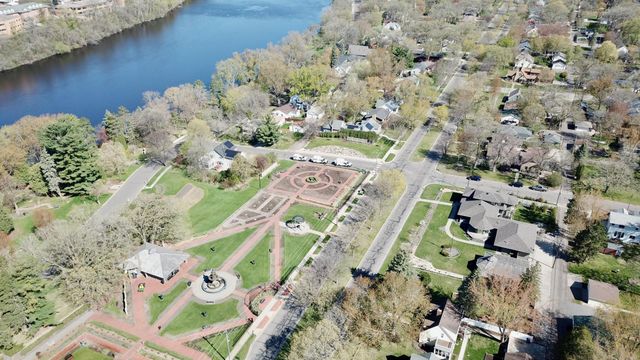 1300 Kilian Boulevard SE, Saint Cloud, MN 56304