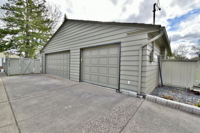 1300 Kilian Boulevard SE, Saint Cloud, MN 56304