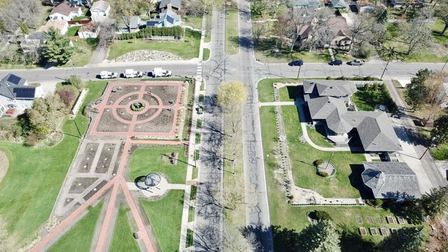 1300 Kilian Boulevard SE, Saint Cloud, MN 56304