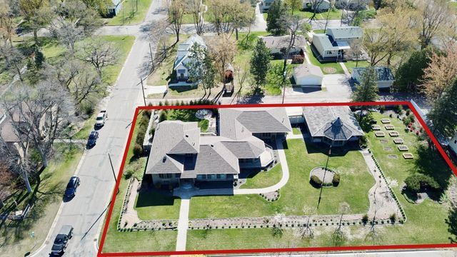 1300 Kilian Boulevard SE, Saint Cloud, MN 56304