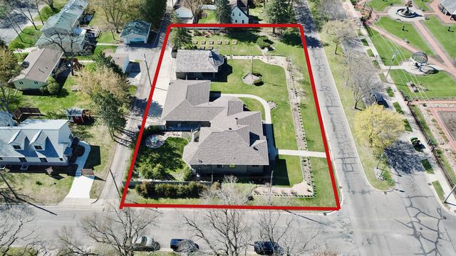 1300 Kilian Boulevard SE, Saint Cloud, MN 56304