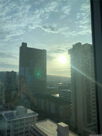 383 Kalaimoku Street 1601, Honolulu, HI 96815