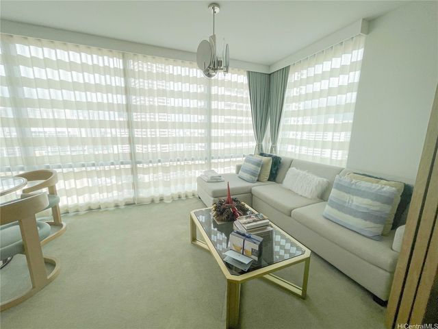 383 Kalaimoku Street 1601, Honolulu, HI 96815