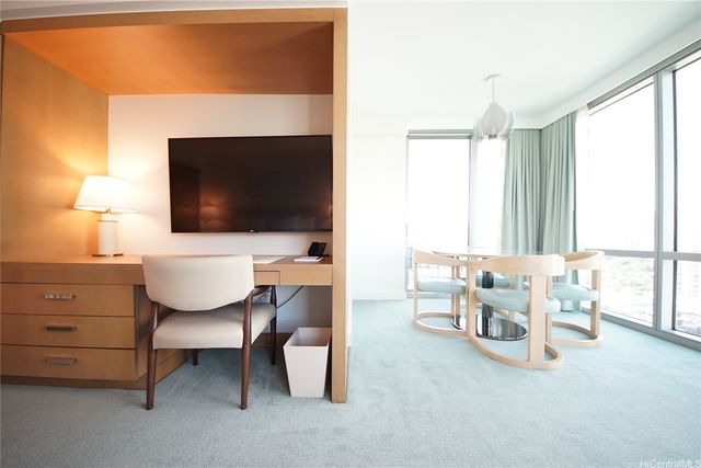 383 Kalaimoku Street 1601, Honolulu, HI 96815