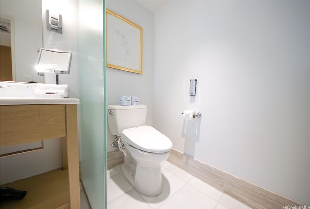 383 Kalaimoku Street 1601, Honolulu, HI 96815